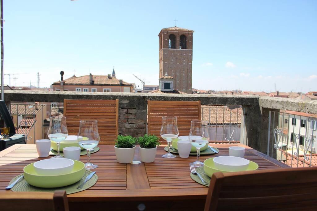 Apartment With Terrace In Chioggia'S Main Square Exterior foto